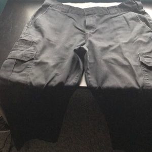 Men’s Size 34 x 30 Dickie Cargo Black Pants